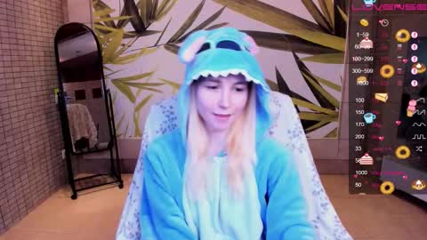 Snapshot of fleximona chatting on January 10, 2026, 8:27 am FlexiMona online show from January 10, 2026, 8:27 am