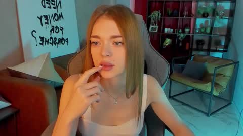 Snapshot of flexyfoxy chatting on October 19, 2025, 5:30 am Flexyfoxy online show from October 19, 2025, 5:30 am