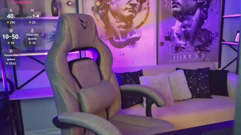 Flexyfoxy online show from March 17, 2026, 2:53 pm