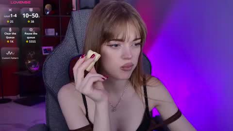 Snapshot of flexyfoxy chatting on June 28, 2026, 3:18 pm Flexyfoxy online show from June 28, 2026, 3:18 pm