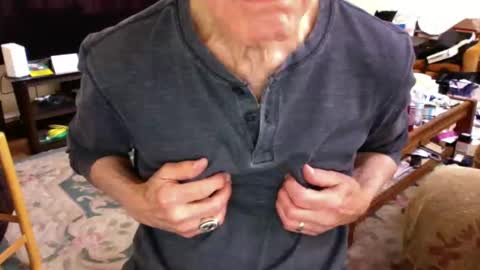 Snapshot of flip4u chatting on October 7, 2025, 10:29 pm flip4u online show from October 7, 2025, 10:29 pm