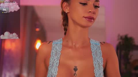 Snapshot of flirty_fawn chatting on January 5, 2025, 7:49 am Ana online show from January 5, 2025, 7:49 am