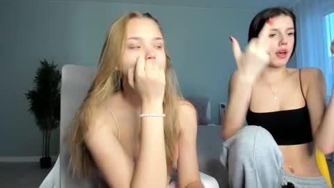 Mona online show from November 8, 2025, 1:06 am