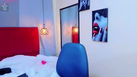 flor_gil online show from March 25, 2026, 3:45 am