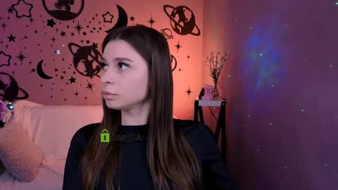 Snapshot of flora_ri chatting on April 2, 2026, 12:47 pm just ask me online show from April 2, 2026, 12:47 pm