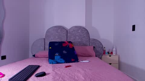 Snapshot of flordecayena_ chatting on May 12, 2026, 3:03 am Flordecayena online show from May 12, 2026, 3:03 am