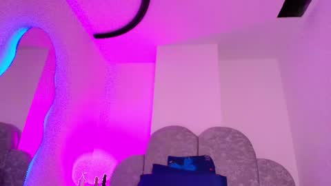 Flordecayena  online show from July 8, 2026, 3:11 am