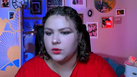 florenceanderson_ online show from September 22, 2025, 9:11 am