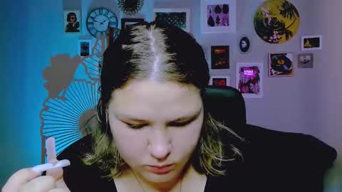 florenceanderson_ online show from October 6, 2025, 9:29 am