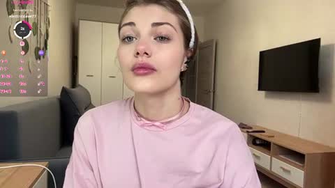 Snapshot of florenceheatly chatting on June 12, 2026, 10:14 am Flora online show from June 12, 2026, 10:14 am