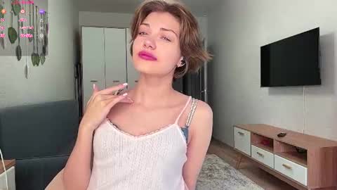 Snapshot of florenceheatly chatting on June 30, 2026, 10:05 am Flora online show from June 30, 2026, 10:05 am
