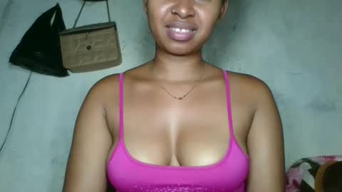 florencia011 online show from November 4, 2025, 6:07 pm