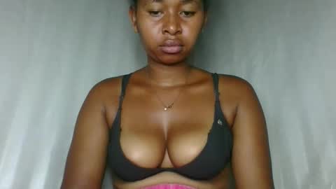 florencia011 online show from December 18, 2025, 9:43 pm