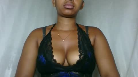 florencia011 online show from December 22, 2025, 3:25 am