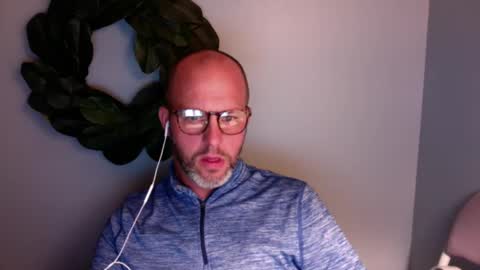 flovemefit4 online show from September 25, 2025, 3:21 am