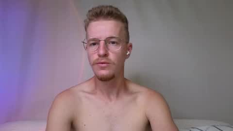 Snapshot of flower_haze chatting on October 13, 2025, 4:45 am Alexander online show from October 13, 2025, 4:45 am