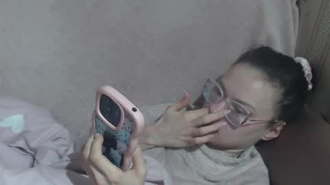 say meow and send tip  online show from March 2, 2026, 7:37 am