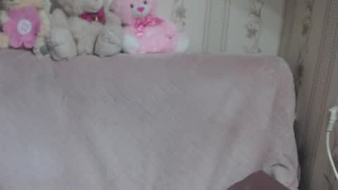 say meow and send tip  online show from April 13, 2026, 3:50 pm
