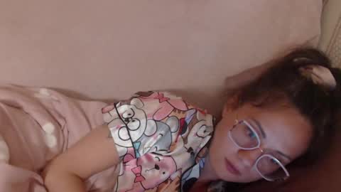 say meow and send tip  online show from May 7, 2026, 7:08 pm