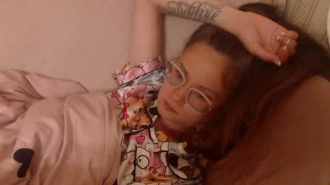 say meow and send tip  online show from May 13, 2026, 9:44 pm