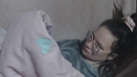 say meow and send tip  online show from March 13, 2026, 12:23 pm