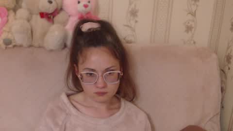 say meow and send tip  online show from May 4, 2026, 8:49 pm