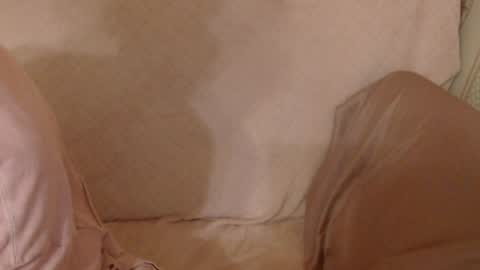 say meow and send tip  online show from May 22, 2026, 5:18 pm