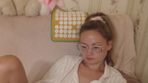 say meow and send tip  online show from June 26, 2026, 7:18 pm