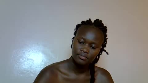 flowerdiva002 online show from November 26, 2025, 1:01 pm