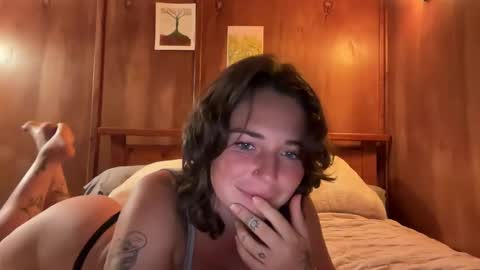 Flowergirl online show from November 21, 2025, 4:22 am