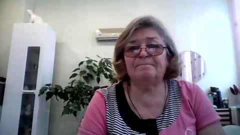 Snapshot of flowerlover8 chatting on February 2, 2025, 7:41 am Flowerlower online show from February 2, 2025, 7:41 am