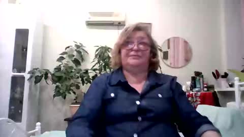 Snapshot of flowerlover8 chatting on February 26, 2025, 6:00 pm Flowerlower online show from February 26, 2025, 6:00 pm
