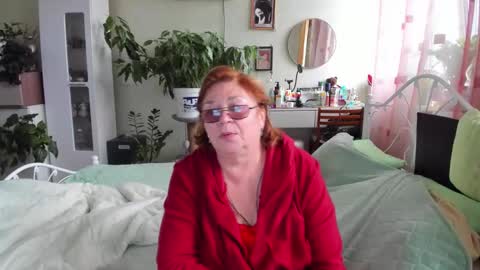 Snapshot of flowerlover8 chatting on September 17, 2025, 6:48 am Flowerlower online show from September 17, 2025, 6:48 am
