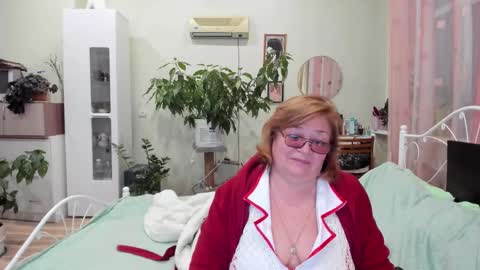 Snapshot of flowerlover8 chatting on September 27, 2025, 8:14 pm Flowerlower online show from September 27, 2025, 8:14 pm