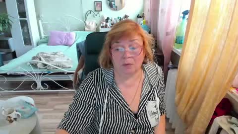 Snapshot of flowerlover8 chatting on May 12, 2026, 6:21 am Flowerlower online show from May 12, 2026, 6:21 am