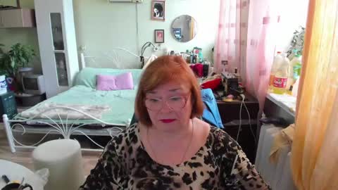 Snapshot of flowerlover8 chatting on May 23, 2026, 8:07 am Flowerlower online show from May 23, 2026, 8:07 am