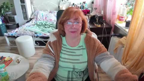 Snapshot of flowerlover8 chatting on May 31, 2026, 8:43 am Flowerlower online show from May 31, 2026, 8:43 am
