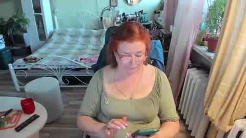 Snapshot of flowerlover8 chatting on June 22, 2026, 6:38 pm Flowerlower online show from June 22, 2026, 6:38 pm