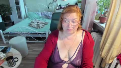 Snapshot of flowerlover8 chatting on July 2, 2026, 3:17 am Flowerlower online show from July 2, 2026, 3:17 am