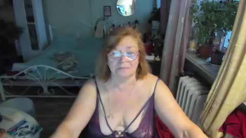 Snapshot of flowerlover8 chatting on July 17, 2026, 1:01 am Flowerlower online show from July 17, 2026, 1:01 am