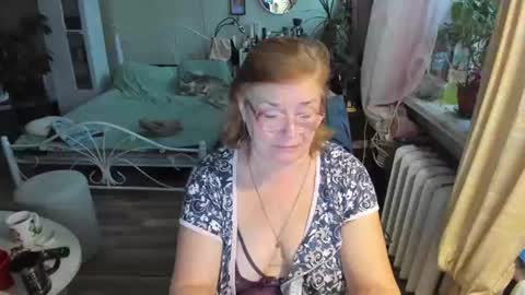 Snapshot of flowerlover8 chatting on August 2, 2026, 3:16 am Flowerlower online show from August 2, 2026, 3:16 am