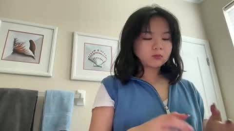 Snapshot of flowerlvr chatting on March 4, 2025, 5:24 pm flowerlvr online show from March 4, 2025, 5:24 pm