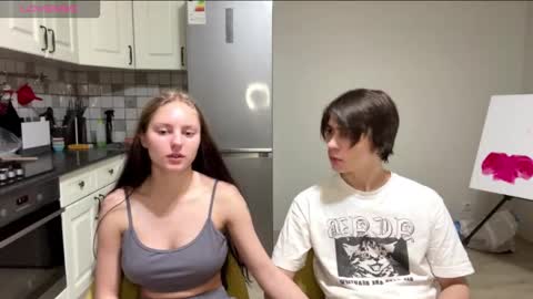 flowerscouple online show from March 18, 2026, 10:13 pm