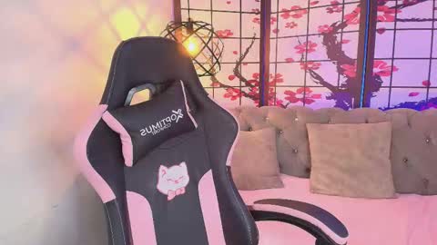  FLUFFY BUBBLE  online show from January 12, 2026, 4:18 am