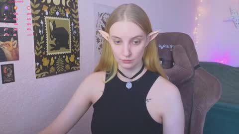 Snapshot of fluffy_muffin3 chatting on April 2, 2026, 9:29 am Agatha online show from April 2, 2026, 9:29 am