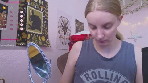Snapshot of fluffy_muffin3 chatting on April 8, 2026, 9:42 am Agatha online show from April 8, 2026, 9:42 am