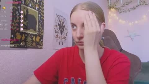 Snapshot of fluffy_muffin3 chatting on April 11, 2026, 9:35 am Agatha online show from April 11, 2026, 9:35 am