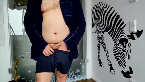 fluffybutt_ online show from February 1, 2026, 12:48 pm