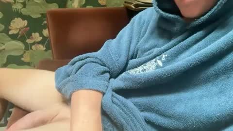fluffyslinky online show from September 17, 2025, 11:28 pm