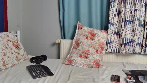 FlyDirty online show from October 9, 2025, 3:43 pm